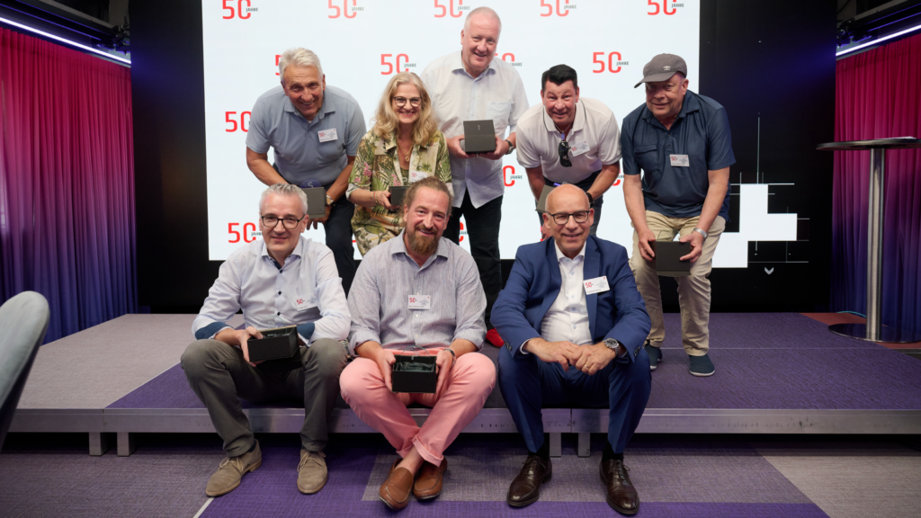 50 Jahre Promotor: Jubiläum und planmäßiger Wechsel in der Geschäftsführung 33 Trainer und Berater haben die Erfolgsgeschichte von Promotor über Jahrzehnte hinweg mitgestaltet.